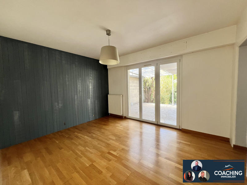 Maison - 210 m² - 10 pièces