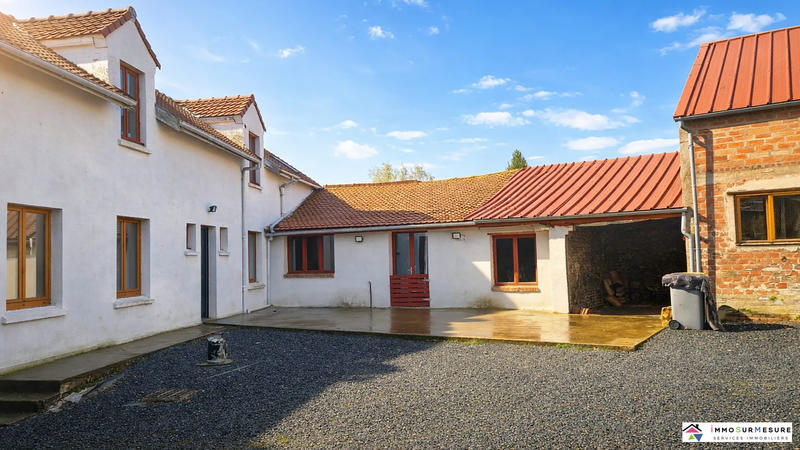 Maison - 300 m² - 10 pièces