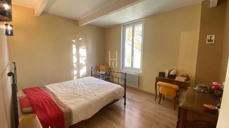 Propriété - 267 m² - 7 pièces