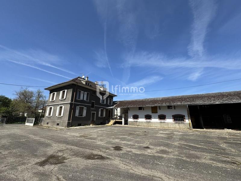 Corps de ferme - 181 m² - 8 pièces