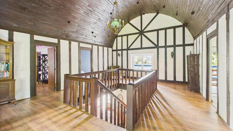 Moulin - 300 m² - 6 pièces