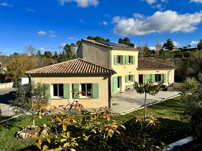 Maison - 200 m² - 6 pièces