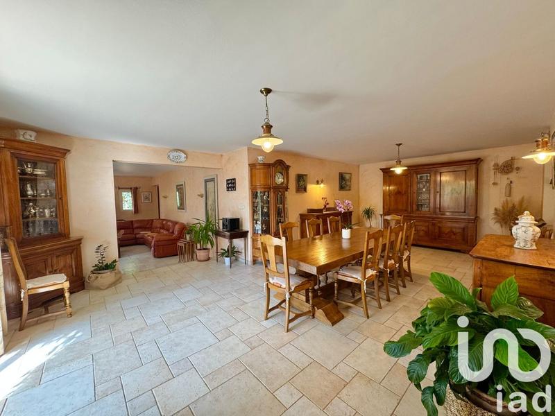 Maison - 250 m² - 6 pièces