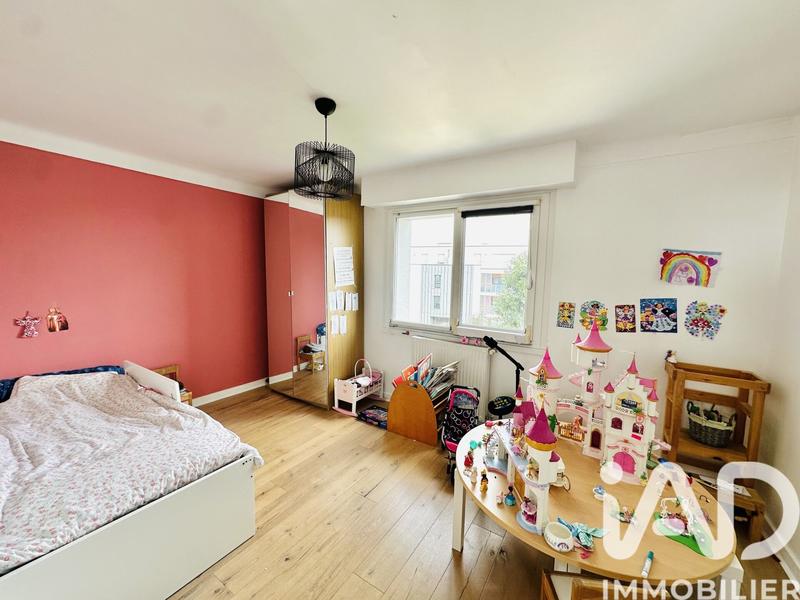 Maison - 216 m² - 12 pièces