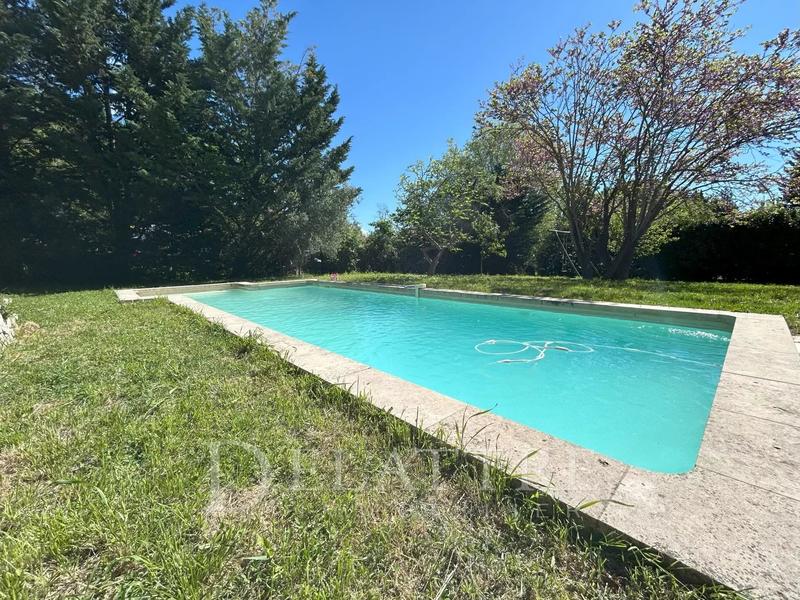 Villa - 100 m² - 5 pièces