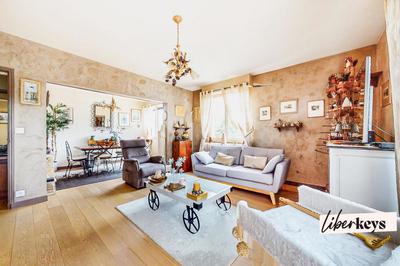 Appartement - 100 m² - 4 pièces