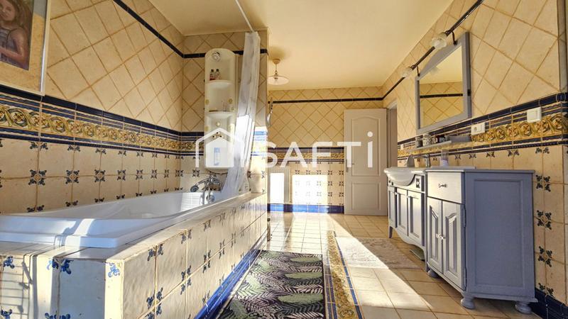 Maison - 227 m² - 8 pièces