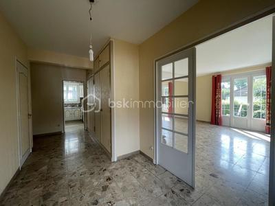 Maison traditionnelle - 169 m² - 7 pièces