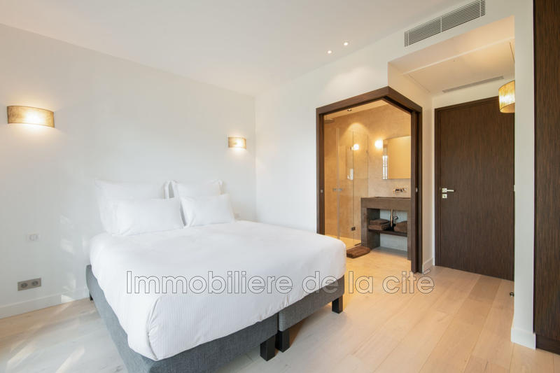 Maison - 210 m² - 7 pièces