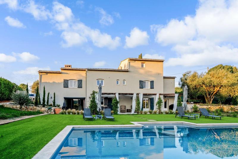 Maison - 315 m² - 8 pièces