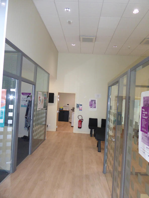 Local d'activité / Entrepôt - 161 m²