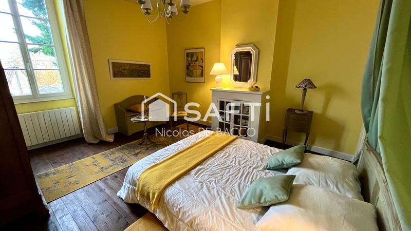 Maison - 296 m² - 9 pièces