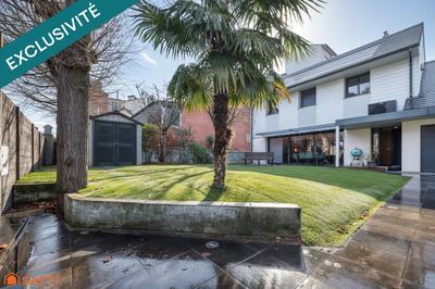 Maison - 183 m² - 7 pièces