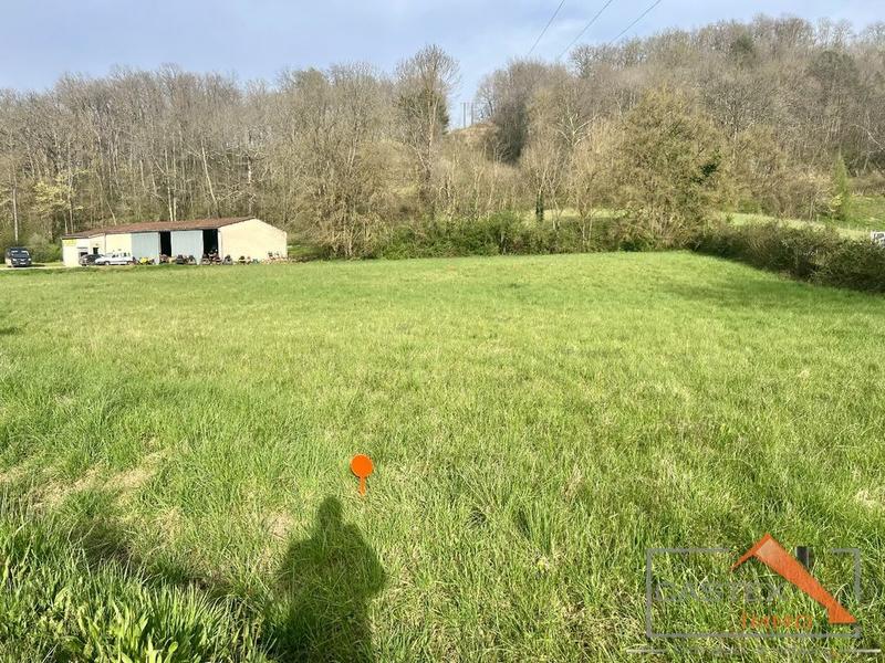 Terrain constructible - 1 081 m²