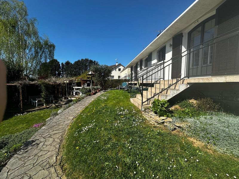 Maison traditionnelle - 120 m² - 6 pièces