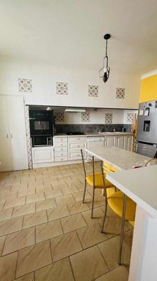 Maison de ville - 160 m² - 9 pièces