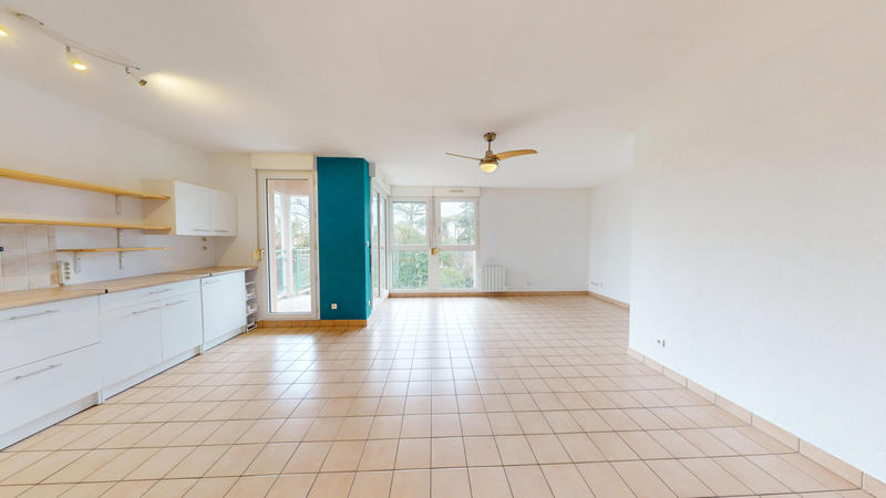 Appartement - 95 m² - 5 pièces