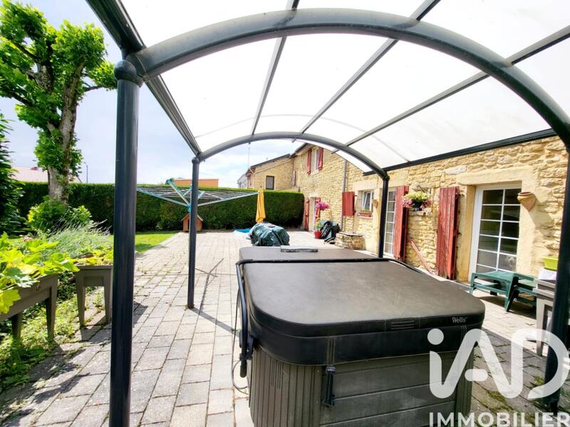 Maison - 220 m² - 7 pièces