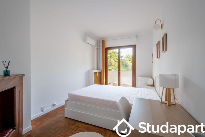 Chambre - 92 m² - 1 pièce