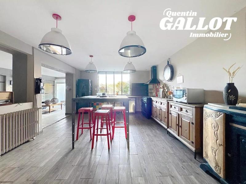 Maison - 183 m² - 6 pièces