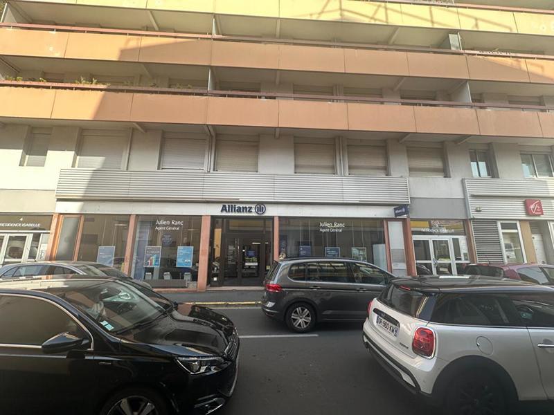 Local commercial - 4 pièces