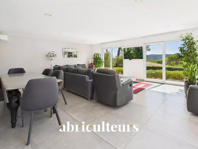 Maison - 186 m² - 4 pièces