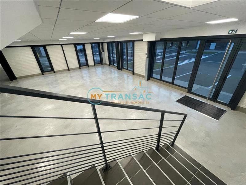 Entrepôt - 1 802 m²