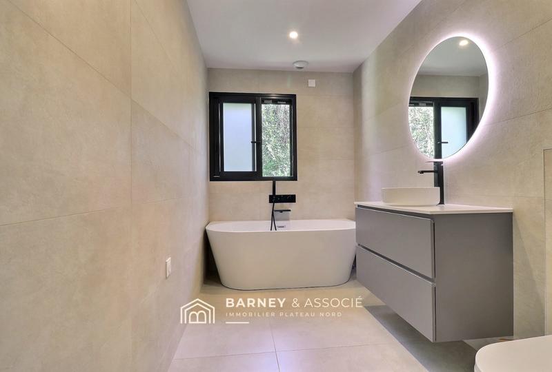 Maison contemporaine - 220 m² - 8 pièces