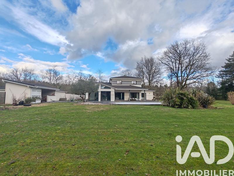 Maison - 187 m² - 6 pièces