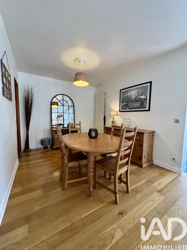 Maison - 218 m² - 8 pièces