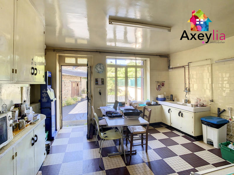 Immeuble - 221 m² - 8 pièces