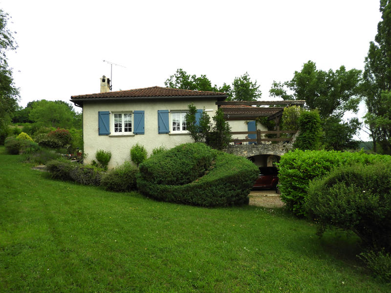 Maison - 250 m² - 5 pièces