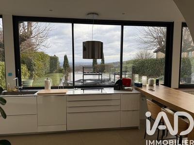 Maison - 220 m² - 9 pièces