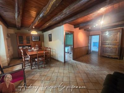 Maison - 203 m² - 6 pièces