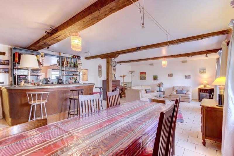 Maison - 250 m² - 13 pièces