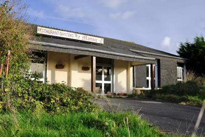 Maison - 899 m² - 15 pièces