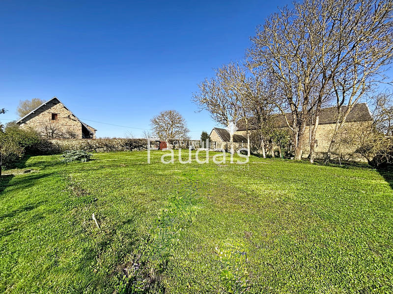 Maison - 636 m² - 3 pièces