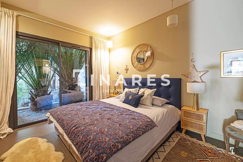 Maison - 360 m² - 9 pièces