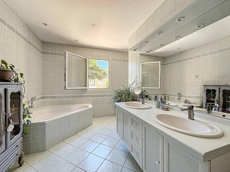 Maison - 165 m² - 6 pièces