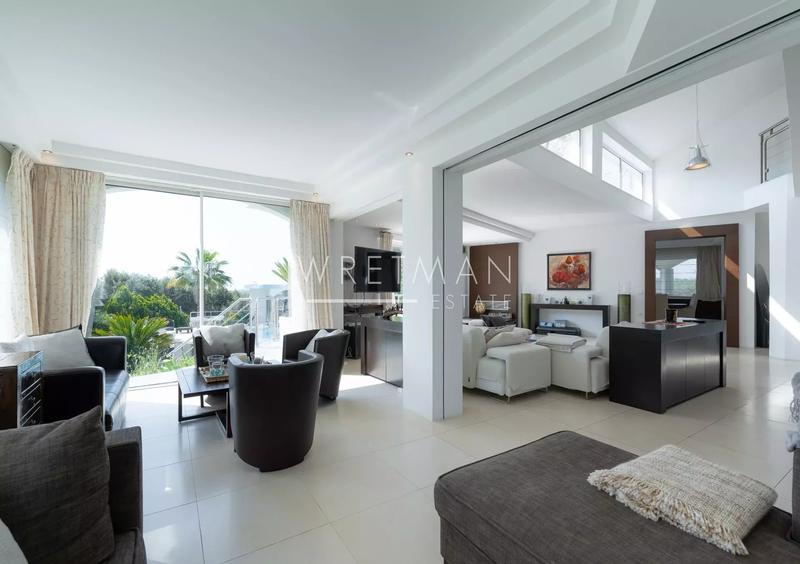 Villa - 630 m² - 10 pièces