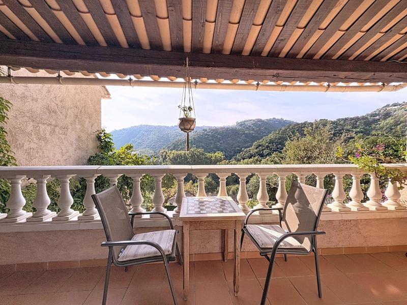 Maison - 231 m² - 7 pièces