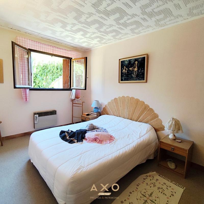 Maison - 242 m² - 9 pièces