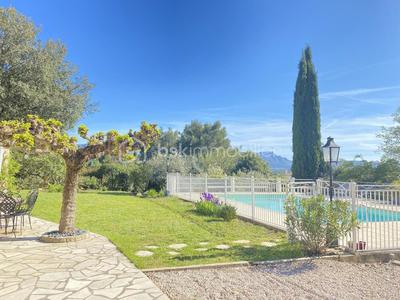 Villa - 185 m² - 6 pièces
