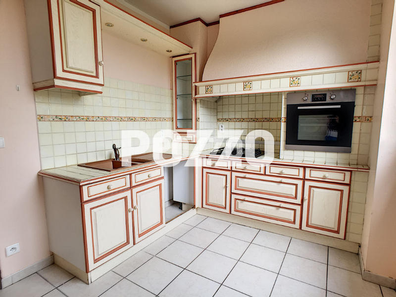 Immeuble - 196 m² - 6 pièces