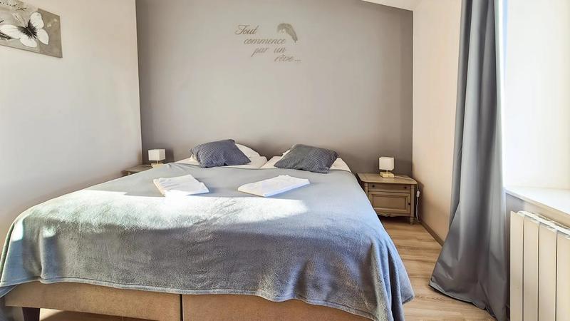 Propriété - 225 m² - 8 pièces