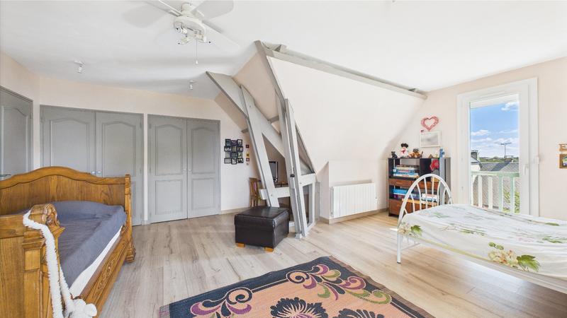 Maison - 200 m² - 6 pièces