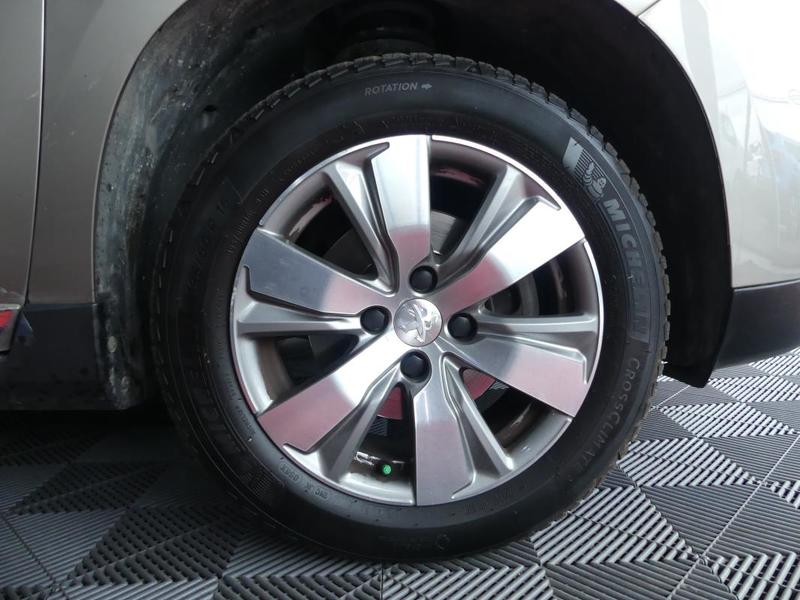 Peugeot 2008 2015 - Diesel Boîte manuelle 1.6 Bluehdi 120 Allure