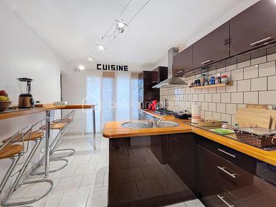 Maison traditionnelle - 111 m² - 5 pièces