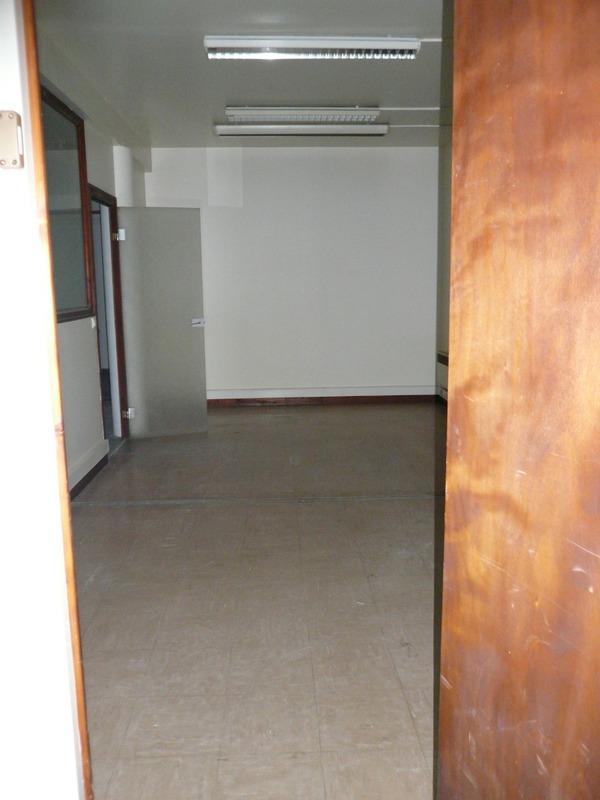 Local commercial - 366 m² - 8 pièces