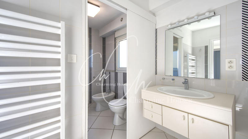 Appartement - 210 m² - 5 pièces